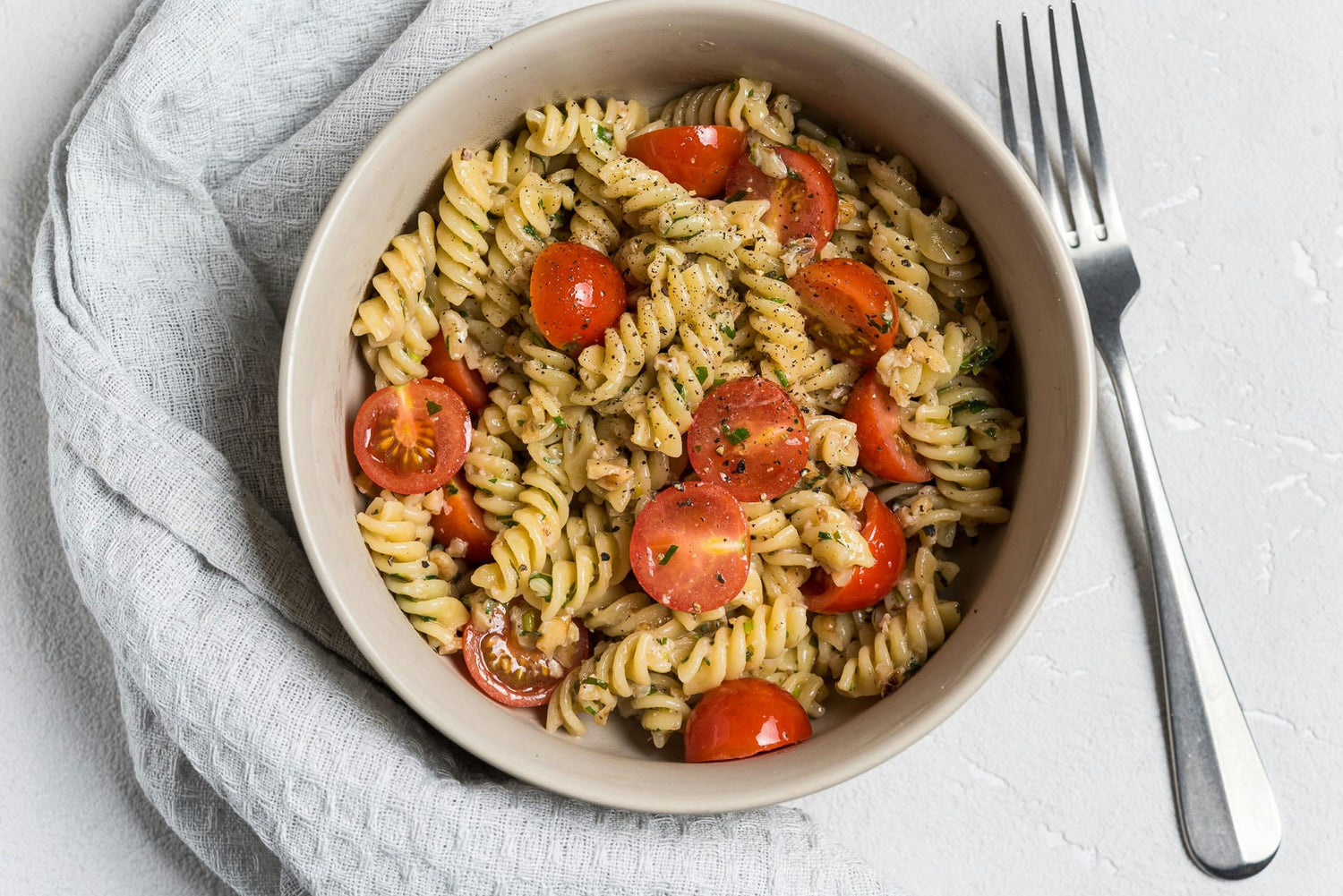 Pasta kreeka pähkli pesto ja kirsstomatitega: Hero Image - Pos 1